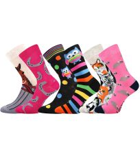 mix holka 
	"trendy" párování - každá ponožka je jiná...když chceš mít stejný pár - kup si 2 sady obrázek: koník a podkovy, sovička a puntíky, kočky a myšky
